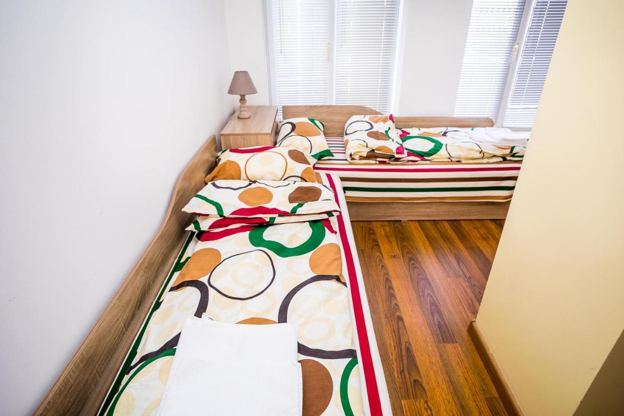 Old City Square Apartment Lovetch Extérieur photo