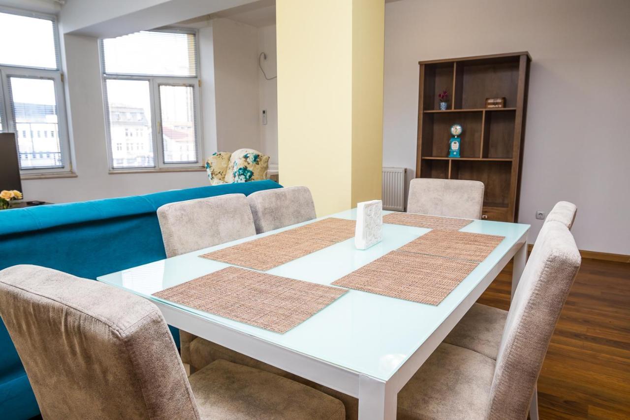 Old City Square Apartment Lovetch Extérieur photo