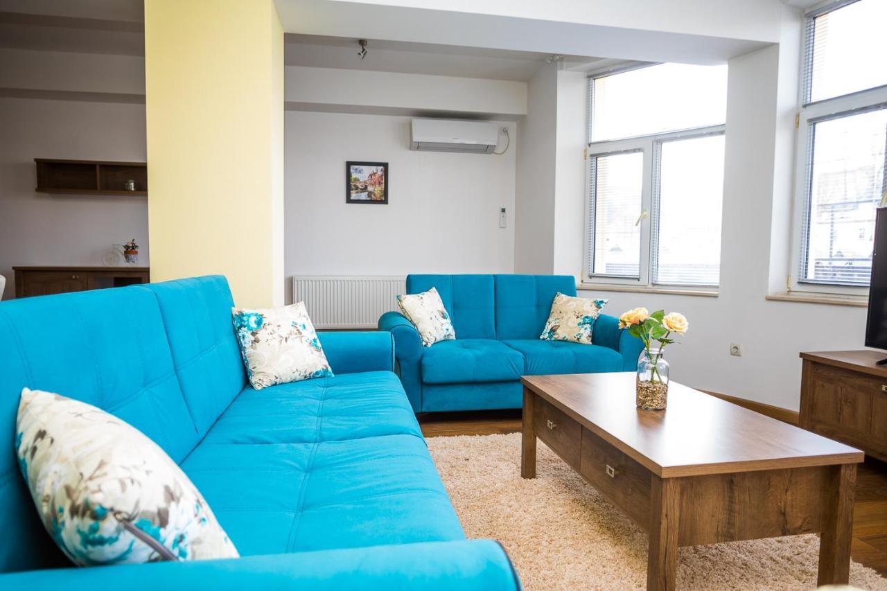Old City Square Apartment Lovetch Extérieur photo