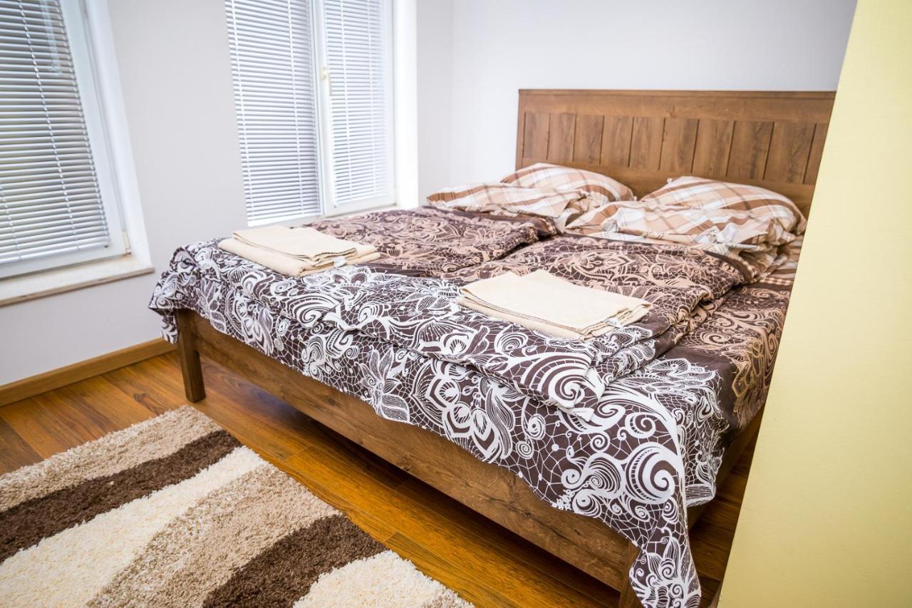 Old City Square Apartment Lovetch Extérieur photo