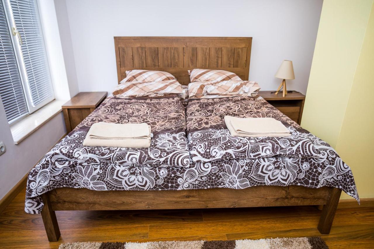 Old City Square Apartment Lovetch Extérieur photo
