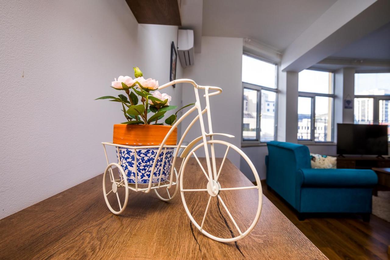 Old City Square Apartment Lovetch Extérieur photo